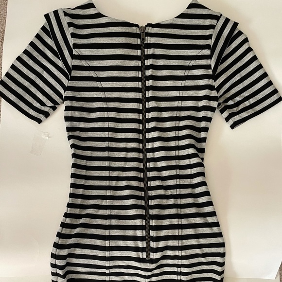 French Connection dress w/zipper back - Picture 3 of 5